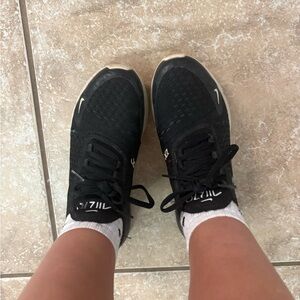 Nike Women's Black 270